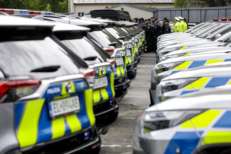 policajné autá