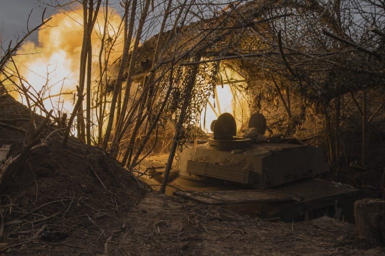 Vojna na Ukrajine Donecko samohybné vozidlo ostreľovanie
