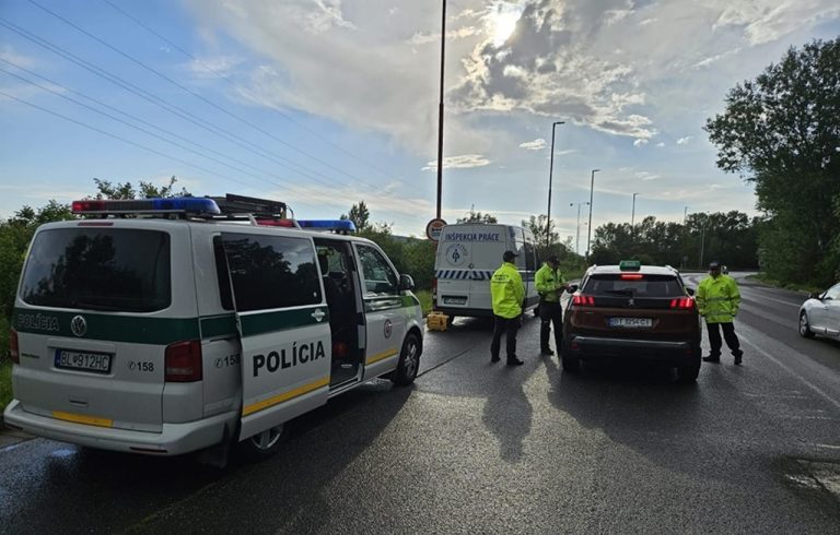 Polícia v rámci dopravnej akcie zadržala vodičský preukaz šiestim taxikárom