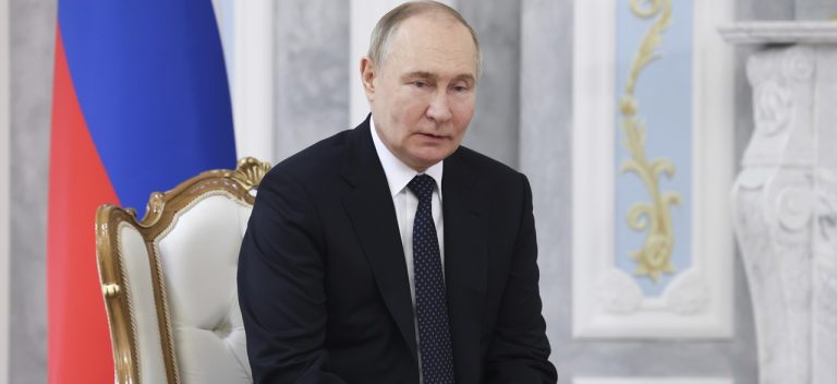 Ruský prezident Vladimir Putin ukončí dvojdňovú oficiálnu návštevu Bieloruska