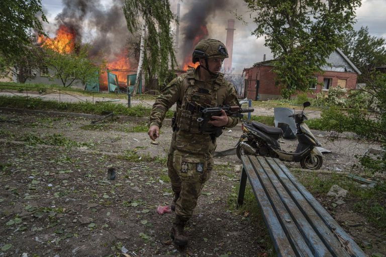 Na celej frontovej línii na východe Ukrajiny prebiehajú aké boje
