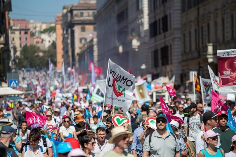 Tisíce ľudí z celého Talianska sa 22. Júna zhromaždili v centre Ríma na každoročnej Národnej demonštrácii za život
