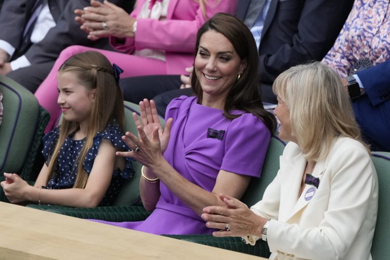 Kate, princezná z Walesu a jej dcéra princezná Charlotte