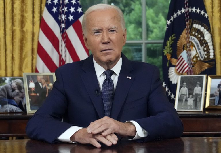 Biden: Nikdy nesmieme vykročiť cestou politického násilia