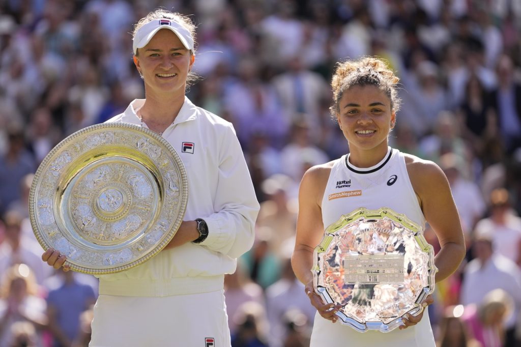 Češka Barbora Krejčíková prvýkrát víťazkou ženskej dvojhry