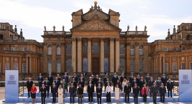 V bývalom sídle britského premiéra sira Winstona Churchilla sa vo štvrtok stretlo 50 politických lídrov na samite Európskeho politického spoločenstva v Británii