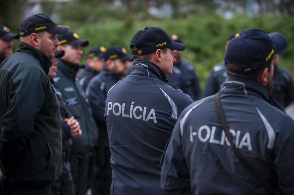 policajti polícia SR