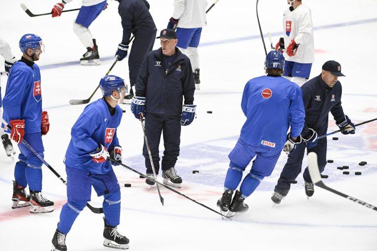 Tréning slovenskej hokejovej reprezentácie pred kvalifikáciou na ZOH 2026