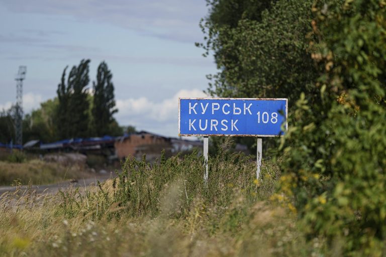 Vojenské vozidlá v Sumskej oblasti na Ukrajine