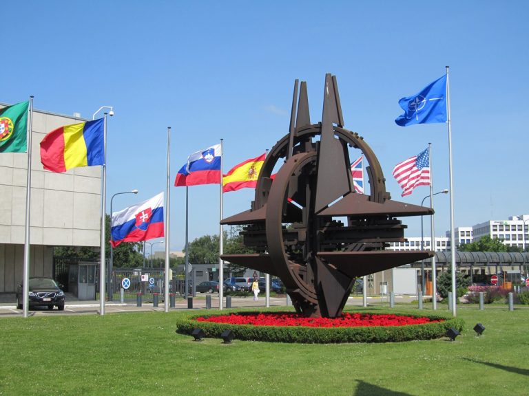 NATO vlajka