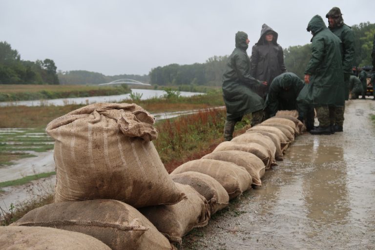 Vojaci pri Kopčanoch pomôžu pri preventívnom spevnení hrádze rieky Morava na Záhorí