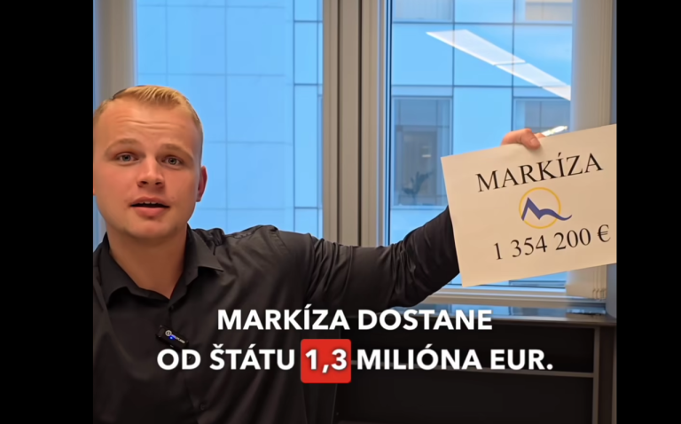 Na snímke europoslanec Milan Mazurek z hnutia Republika (v EP frakcia ESN)