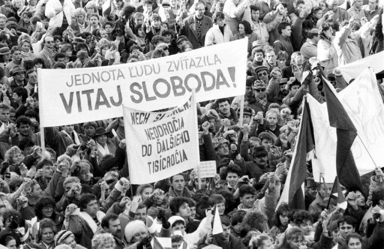 Banská Bystrica, november 1989, nežná revolúcia, výroč