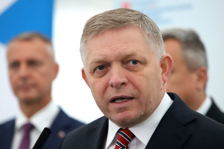 Na snímke premiér Robert Fico(SMER-SSD)