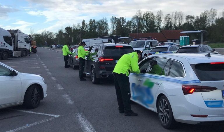 Počas štyroch hodín polícia zistila na diaľnici D1 78 priestupkov