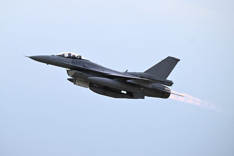 stíhačka F-16