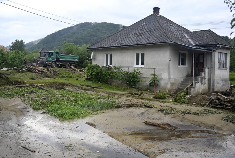 V časti okresu Snina vyhlásili po prietrži mračien mimoriadnu situáciu