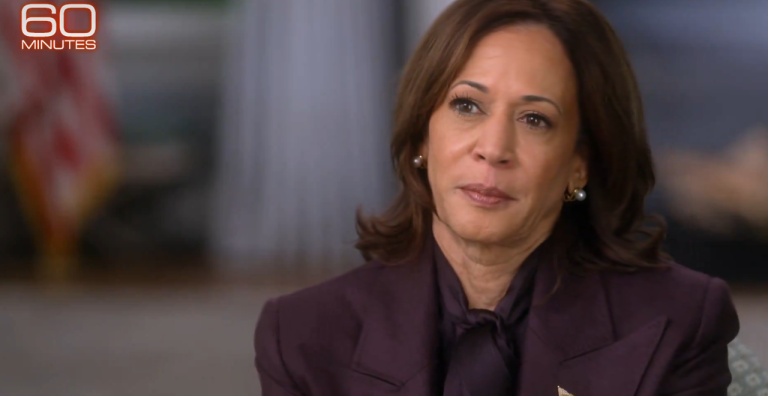 Na snímke Kamala Harrisová v relácii “60 Minutes“