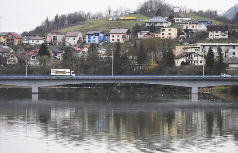 Zrekonštruovaný most M112 vedúci ponad vodnú nádrž Ružín pri obci Margecany