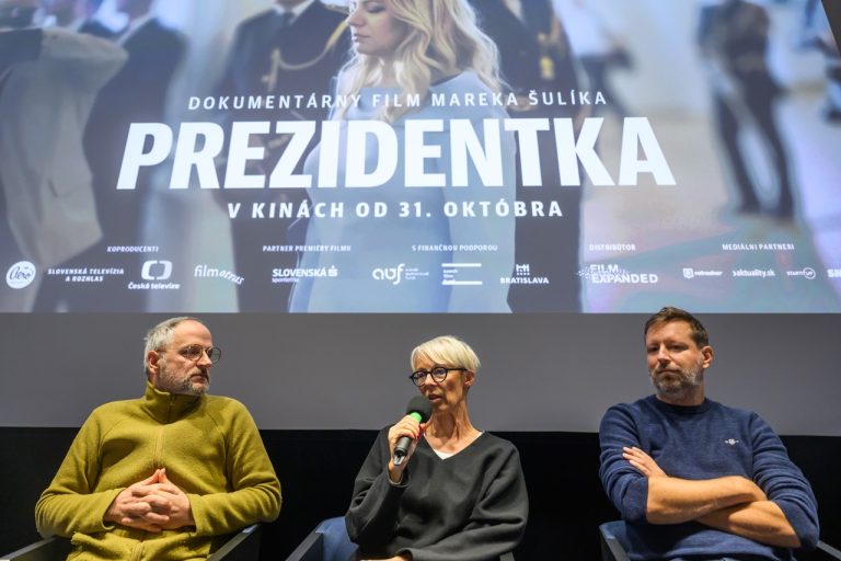 Novinárska projekcia dokumentárneho filmu Prezidentka