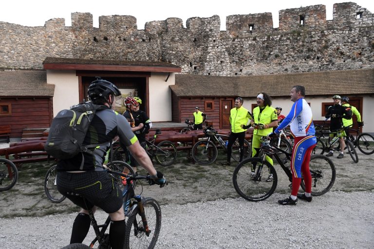 cyklisti účastníci Vrchárska koruna Trenčianska