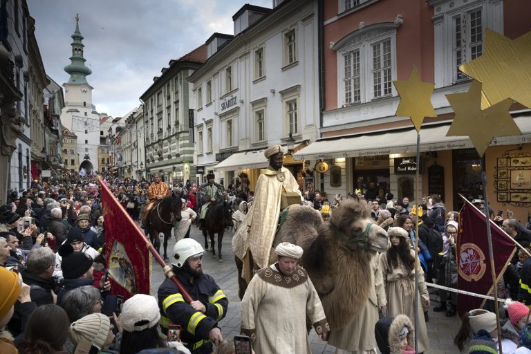 Trojkráľový sprievod v uliciach Bratislavy