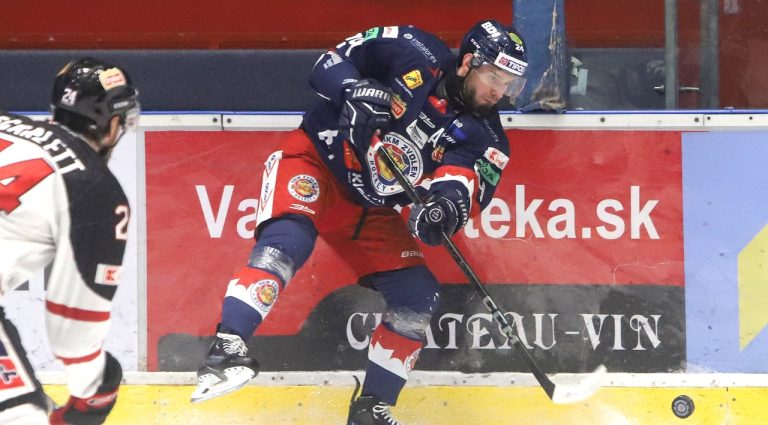 HKM Zvolen - HC MONACObet Banská Bystrica Peter Zuzin