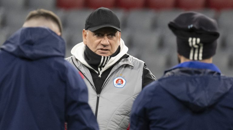 Tréning ŠK Slovan Bratislava pred zápasom záverečného 8. kola ligovej fázy LM proti Bayernu Mníchov Vladimír Weiss