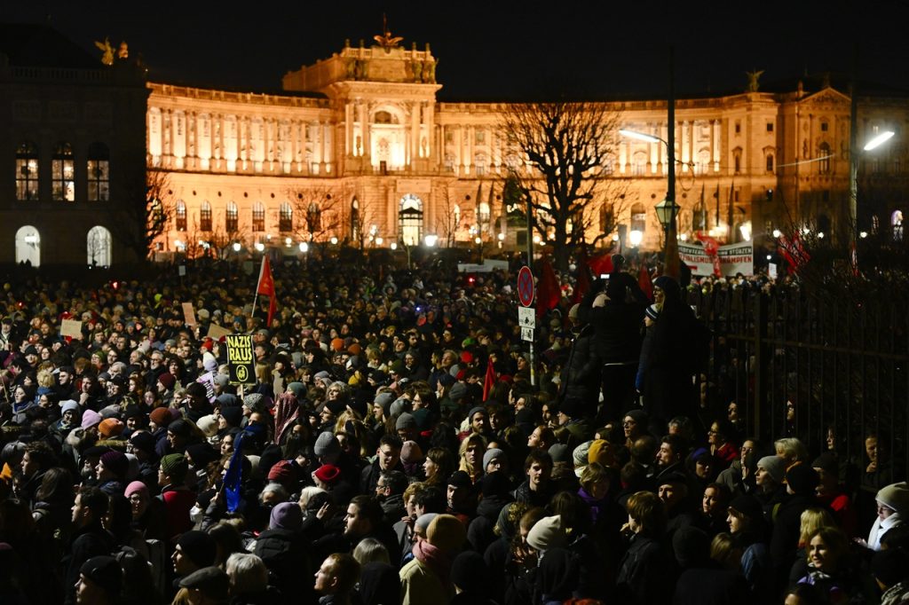 Protest proti vláde vedenej FPÖ vo Viedni