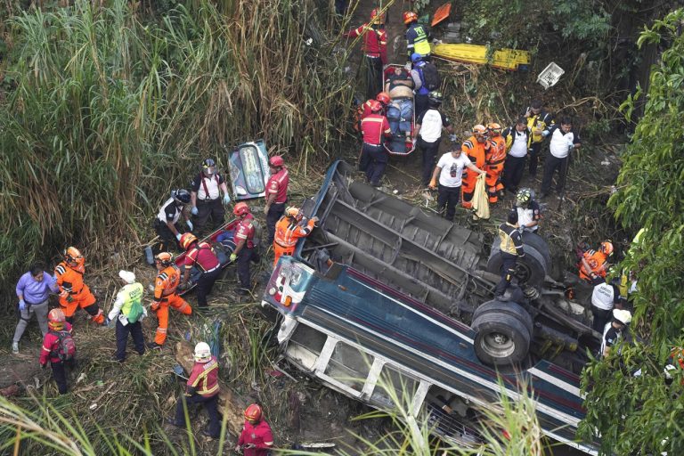 Guatemala havária autobusu