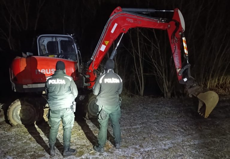 Polícia našla na Orave odcudzený bager z Poľska