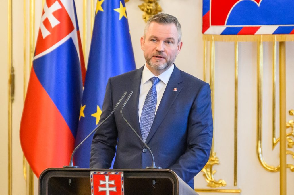 Prezident SR Peter Pellegrini vymenoval nového ministra cestovného ruchu a športu SR Rudolfa Huliaka